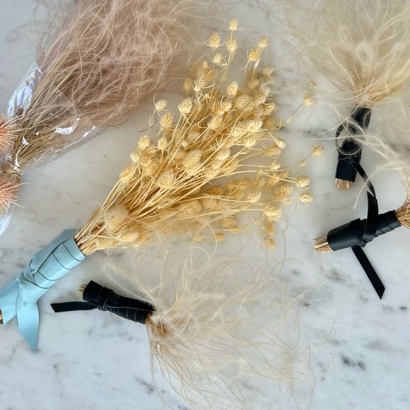 Assorted Dried floral & frisée batches - Picture 8 of 10